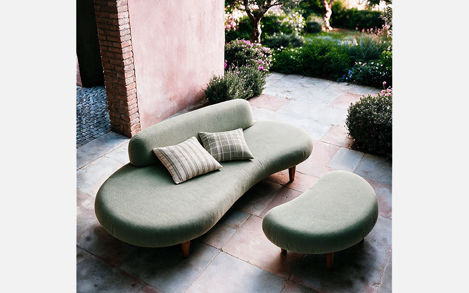 722 outdoor sofa
